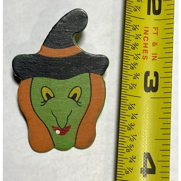 Halloween Lapel Pin  Wooden Green Witch Face - Picture 6 of 7